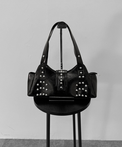 LVEU.（ラブユ.）の「【LVEU.】スタッズデザインハンドバッグ / バッグ BAG 鞄 ハンドバッグ スタッズ 横長 合皮 合成皮革 ブラック ブラウン ZOZOTOWN限定（ハンドバッグ・レディース・ブラウン/ブラック・FREE）」の16枚目の写真