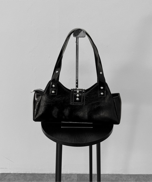 LVEU.（ラブユ.）の「【LVEU.】スタッズデザインハンドバッグ / バッグ BAG 鞄 ハンドバッグ スタッズ 横長 合皮 合成皮革 ブラック ブラウン ZOZOTOWN限定（ハンドバッグ・レディース・ブラウン/ブラック・FREE）」の18枚目の写真