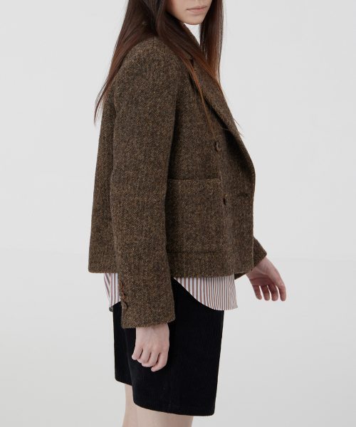 VOYONN(ボヨン)の「ショートヘリンボーンダブルジャケットブラウン(テーラードジャケット・レディース・ブラウン・LARGE/MEDIUM)」の2枚目の写真