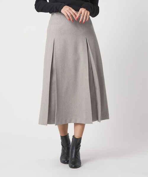 A DAY IN THE LIFE UNITED ARROWS(アデイインザライフユナイテッドアローズ)の「ニットメルトン タック フレアスカート <A DAY IN THE LIFE>(スカート・レディース・ライトグレー/モカ/ブラック・36/38)」の3枚目の写真