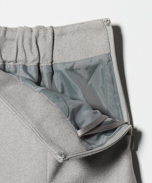 A DAY IN THE LIFE UNITED ARROWS(アデイインザライフユナイテッドアローズ)の「ニットメルトン タック フレアスカート <A DAY IN THE LIFE>(スカート・レディース・ライトグレー/モカ/ブラック・36/38)」の12枚目の写真