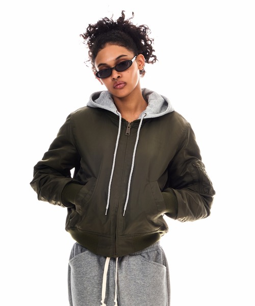 BEEDEN(ビーデン)の「OVER HOODED NYLON MA-1(MA-1・レディース・レッド/カーキ・FREE)」の3枚目の写真