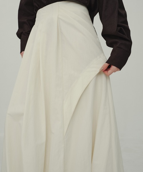 CITY TOKYO(シティトウキョウ)の「Coccon Frame Skirt/コクーンスカート(スカート・レディース・ホワイト/ブラック・1/2)」の14枚目の写真