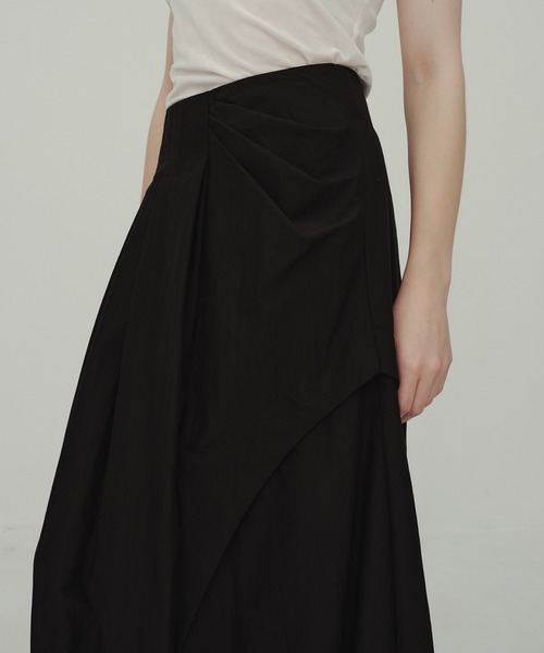 CITY TOKYO(シティトウキョウ)の「Coccon Frame Skirt/コクーンスカート(スカート・レディース・ホワイト/ブラック・1/2)」の6枚目の写真