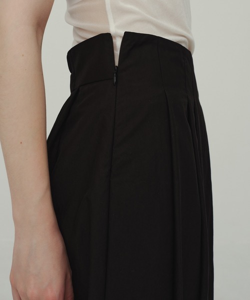 CITY TOKYO(シティトウキョウ)の「Coccon Frame Skirt/コクーンスカート(スカート・レディース・ホワイト/ブラック・1/2)」の5枚目の写真