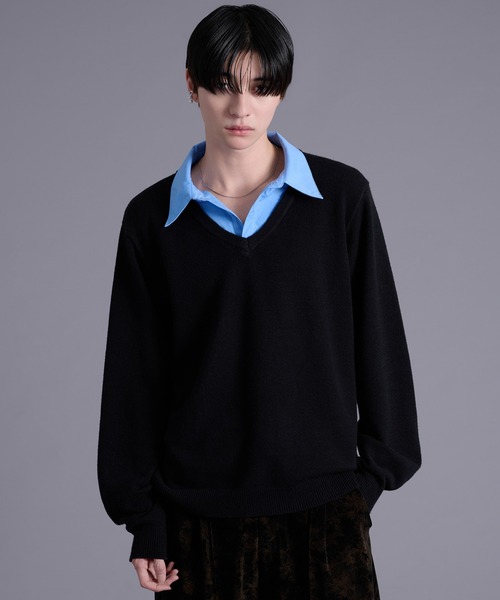 Ellno Loset(エルノロゼット)の「シャツレイヤードフウVニット(ニット/セーター・メンズ・ブラック/チャコール・SMALL/MEDIUM/LARGE)」の1枚目の写真