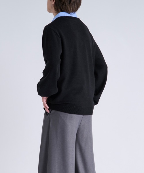 Ellno Loset(エルノロゼット)の「シャツレイヤードフウVニット(ニット/セーター・メンズ・ブラック/チャコール・SMALL/MEDIUM/LARGE)」の9枚目の写真