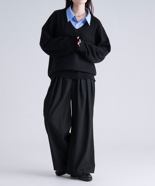 Ellno Loset(エルノロゼット)の「シャツレイヤードフウVニット(ニット/セーター・メンズ・ブラック/チャコール・SMALL/MEDIUM/LARGE)」の19枚目の写真