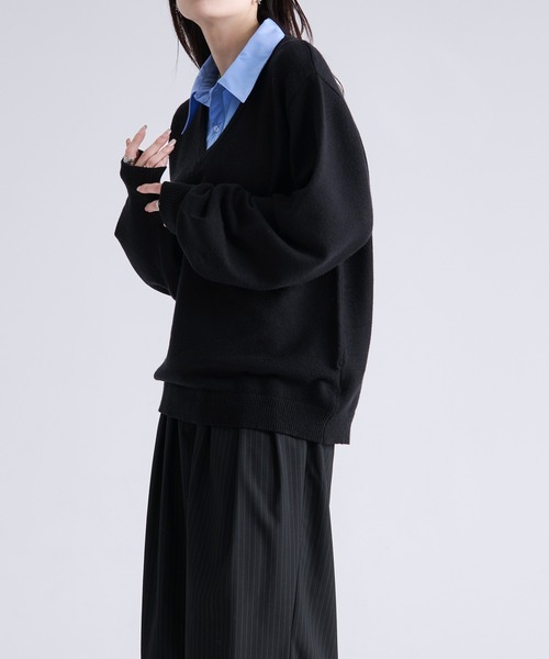 Ellno Loset(エルノロゼット)の「シャツレイヤードフウVニット(ニット/セーター・メンズ・ブラック/チャコール・SMALL/MEDIUM/LARGE)」の16枚目の写真