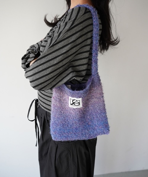 SANSeLF(サンセルフ)の「【SANSeLF】 モコモコグラデーションバッグ saa25a230(ハンドバッグ・レディース・オレンジ/ブルー・FREE)」の1枚目の写真