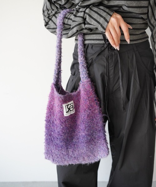 SANSeLF(サンセルフ)の「【SANSeLF】 モコモコグラデーションバッグ saa25a230(ハンドバッグ・レディース・オレンジ/ブルー・FREE)」の6枚目の写真