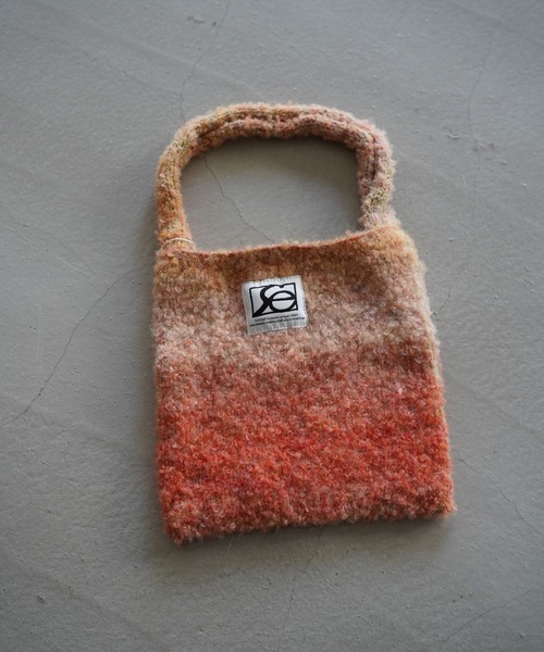 SANSeLF(サンセルフ)の「【SANSeLF】 モコモコグラデーションバッグ saa25a230(ハンドバッグ・レディース・オレンジ/ブルー・FREE)」の9枚目の写真