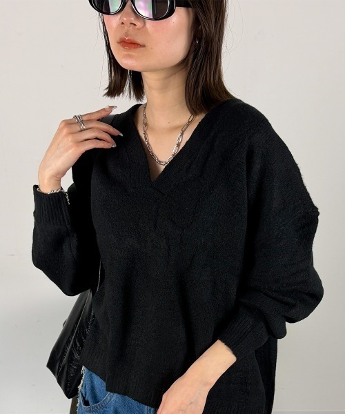 mellomela.(メロメラ)の「ディープVネック 長袖ニットセーター(ニット/セーター・レディース・ブラック/ライトグレー・M-L)」の1枚目の写真