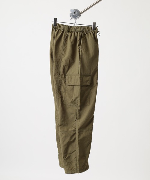 OUTDOOR PRODUCTS(アウトドアプロダクツ)の「UV撥水パラシュートカーゴパンツ(カーゴパンツ・レディース・ブラック/ライトカーキ/グレイッシュベージュ/チャコール・M/L/LL/3L)」の13枚目の写真