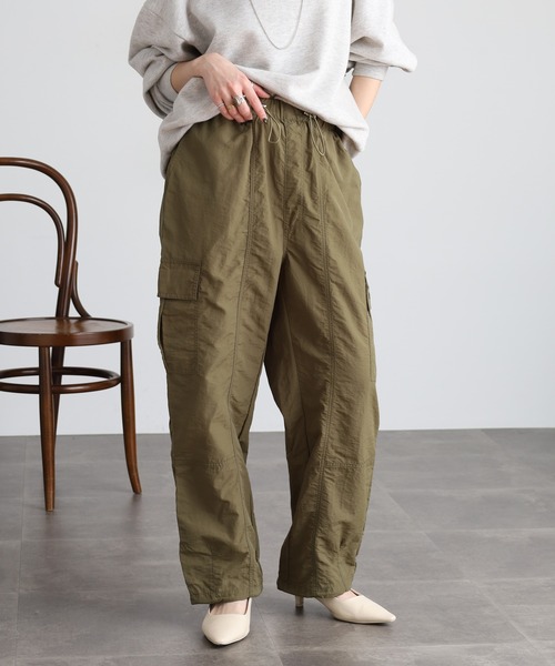 OUTDOOR PRODUCTS(アウトドアプロダクツ)の「UV撥水パラシュートカーゴパンツ(カーゴパンツ・レディース・ブラック/ライトカーキ/グレイッシュベージュ/チャコール・M/L/LL/3L)」の22枚目の写真