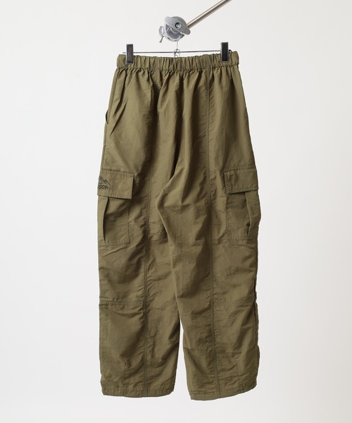 OUTDOOR PRODUCTS(アウトドアプロダクツ)の「UV撥水パラシュートカーゴパンツ(カーゴパンツ・レディース・ブラック/ライトカーキ/グレイッシュベージュ/チャコール・M/L/LL/3L)」の14枚目の写真