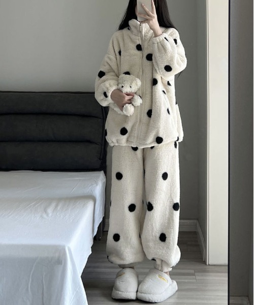 WEGO（ウィゴー）の「WEGO/ドット柄もこもこジップルームウェア上下セット（ルームウェア/パジャマ・レディース・その他1・LARGE/MEDIUM）」の10枚目の写真