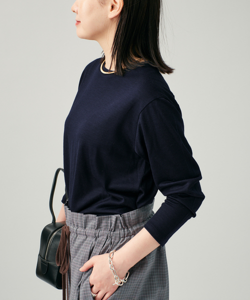 VERMEIL par iena(ヴェルメイユパーイエナ)の「WOOL JERSEY クルーネックロングスリーブプルオーバー(Tシャツ/カットソー・レディース・ネイビー/ボルドー/ブラウン・FREE)」の11枚目の写真