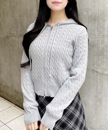 プレート付ケーブルニットパーカー