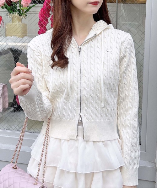 INGNI（イング）の「プレート付ケーブルニットパーカー（パーカー・レディース・グレー/アイボリー/ネイビー/ピンク・M）」の11枚目の写真