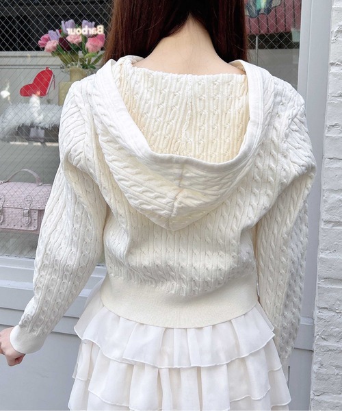 INGNI（イング）の「プレート付ケーブルニットパーカー（パーカー・レディース・グレー/アイボリー/ネイビー/ピンク・M）」の14枚目の写真