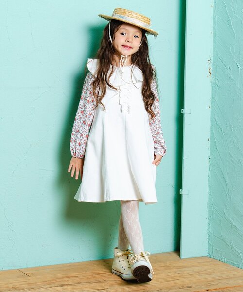 Boribon(ボリボン)の「ナインチェ・プチフルールラッフルカラー総柄Tシャツ(Tシャツ/カットソー・キッズ・ブルー/レッド・80/90/100/110/120)」の3枚目の写真