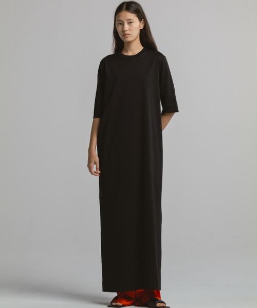 CINOH(チノ)の「BACK-VENT JERSEY DRESS(ワンピース・レディース・ブラック/カーキ・36/38)」の2枚目の写真