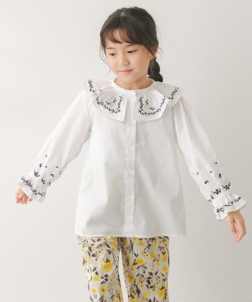 URBAN RESEARCH DOORS(アーバンリサーチドアーズ)の「『150サイズあり』フリルカラー刺繍ブラウス(KIDS)(シャツ/ブラウス・キッズ・オフホワイト/ブルー・150/135/120)」の2枚目の写真
