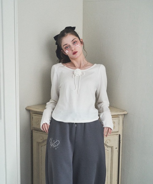 Lovilyn(ラヴィリン)の「ローズモチーフニット(ニット/セーター・レディース・ホワイト/グレー/ピンク・FREE)」の6枚目の写真