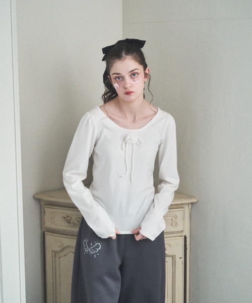 Lovilyn(ラヴィリン)の「ローズモチーフニット(ニット/セーター・レディース・ホワイト/グレー/ピンク・FREE)」の5枚目の写真