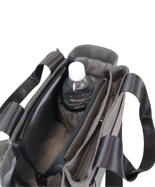 Un coeur（アンクール）の「【Un coeur/アンクール】2WAY SQUARE TOTE / ツーウェイ スクエア トート　TORO2 / K905079（トートバッグ・レディース・ネイビー/ブラック・FREE）」の5枚目の写真