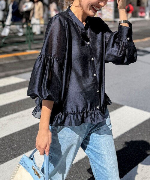 NOLLEY’S(ノーリーズ)の「ウォッシャブルシアー裾フリルブラウス(シャツ/ブラウス・レディース・ネイビー/オフホワイト・38)」の2枚目の写真