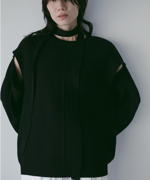 anuke(アンヌーク)の「Slit Rib Knit(ニット/セーター・レディース・ブラック/グレイッシュベージュ・FREE)」の2枚目の写真