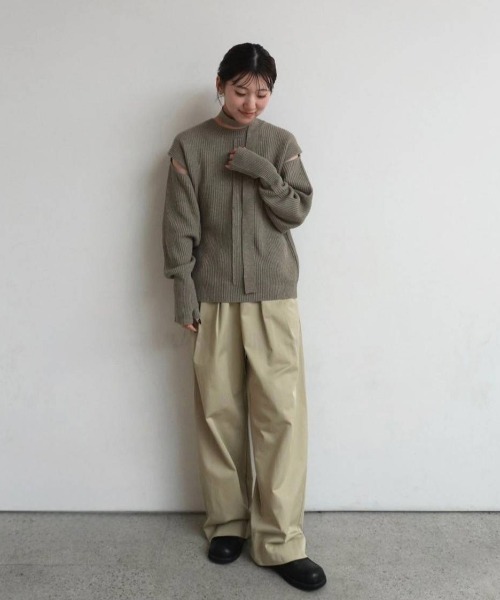 anuke(アンヌーク)の「Slit Rib Knit(ニット/セーター・レディース・ブラック/グレイッシュベージュ・FREE)」の6枚目の写真