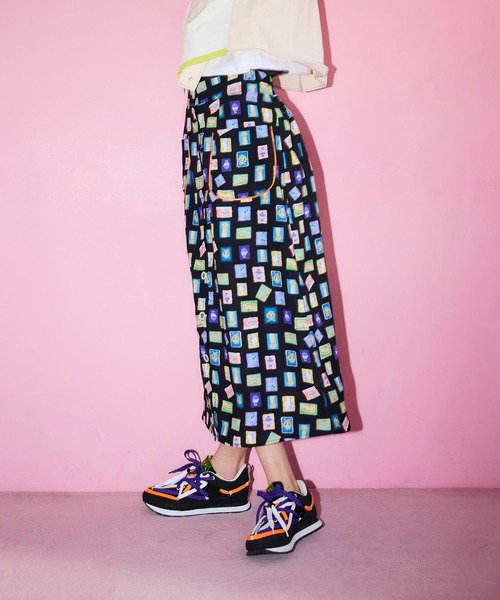 Cepica（セピカ）の「カラフルスタンププリントスカート（スカート・レディース・ブラック・FREE）」の3枚目の写真