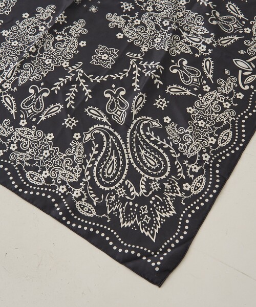 Rouge vif（ルージュヴィフ）の「【manipuri/マニプリ】カレイドバンダナシルクスカーフ 88×88 日本製（バンダナ/スカーフ・レディース・ブラック・フリー）」の8枚目の写真