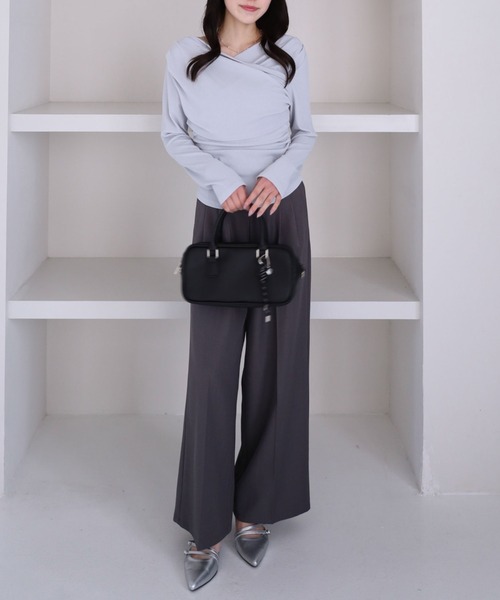 archives（アルシーヴ）の「【ＯＮかわ】クロスタックドレープオフショルカットＴＯＰＳ（Tシャツ/カットソー・レディース・グリーン/ブルー/ブラック/アイボリー・MEDIUM）」の15枚目の写真