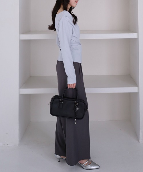 archives（アルシーヴ）の「【ＯＮかわ】クロスタックドレープオフショルカットＴＯＰＳ（Tシャツ/カットソー・レディース・グリーン/ブルー/ブラック/アイボリー・MEDIUM）」の17枚目の写真