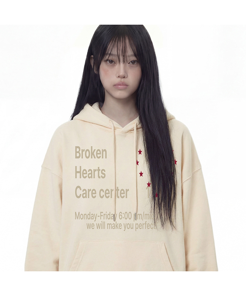 GRAVER（グレーバー）の「[ユニセックス] ブロークンハーツ フードパーカー_4カラー（パーカー・レディース・ホワイト/ブラック/Cream/ブラウン・LARGE/MEDIUM/SMALL）」の4枚目の写真