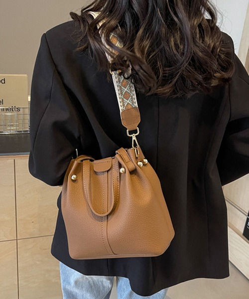 Lace Ladies(レースレディース)の「2way レザー調 柄ショルダー付き 台形 バッグ(ショルダーバッグ・レディース・ブラウン/ブラック/アイボリー/ベージュ・FREE)」の3枚目の写真