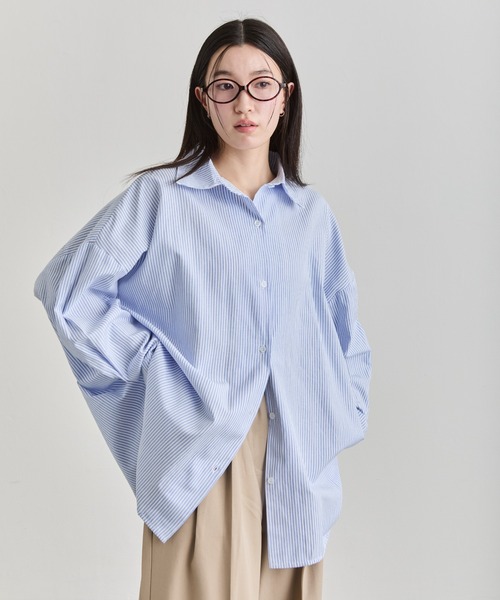 NUJOH(ヌゾ)の「Oversized Stripe Shirt / オーバーサイズストライプシャツ(シャツ/ブラウス・レディース・ブルー/グレー・FREE)」の3枚目の写真