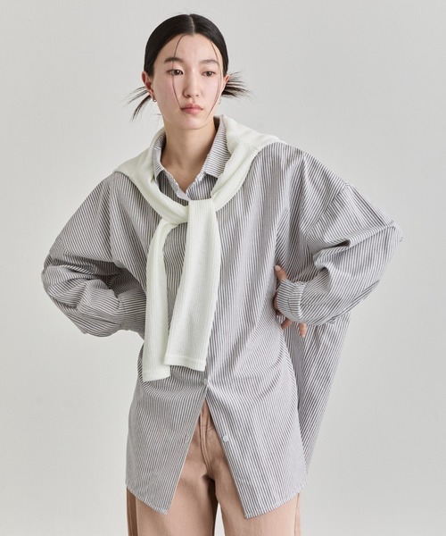 NUJOH(ヌゾ)の「Oversized Stripe Shirt / オーバーサイズストライプシャツ(シャツ/ブラウス・レディース・ブルー/グレー・FREE)」の6枚目の写真
