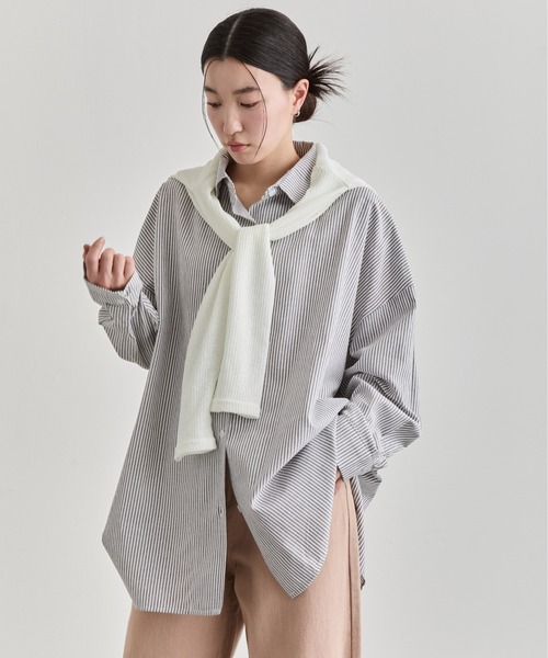 NUJOH(ヌゾ)の「Oversized Stripe Shirt / オーバーサイズストライプシャツ(シャツ/ブラウス・レディース・ブルー/グレー・FREE)」の9枚目の写真