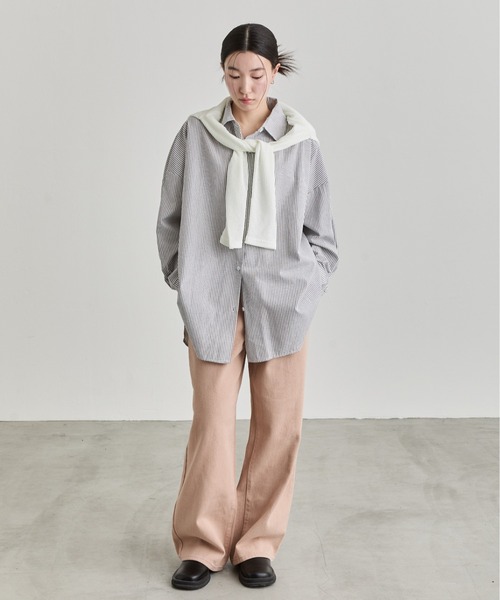 NUJOH(ヌゾ)の「Oversized Stripe Shirt / オーバーサイズストライプシャツ(シャツ/ブラウス・レディース・ブルー/グレー・FREE)」の12枚目の写真