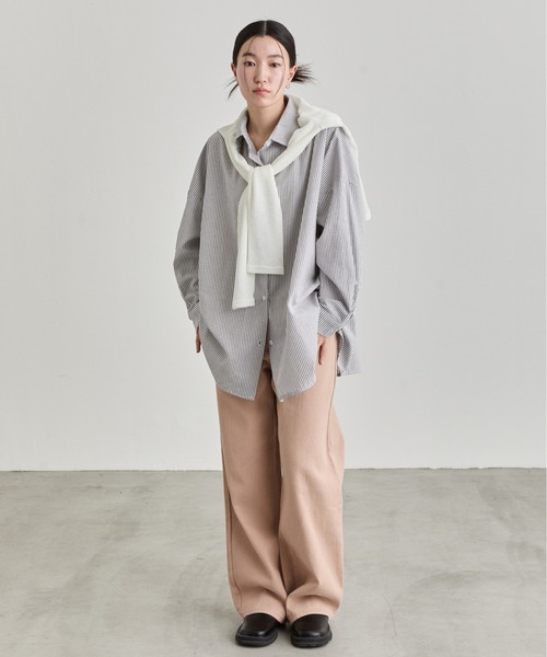 NUJOH(ヌゾ)の「Oversized Stripe Shirt / オーバーサイズストライプシャツ(シャツ/ブラウス・レディース・ブルー/グレー・FREE)」の14枚目の写真