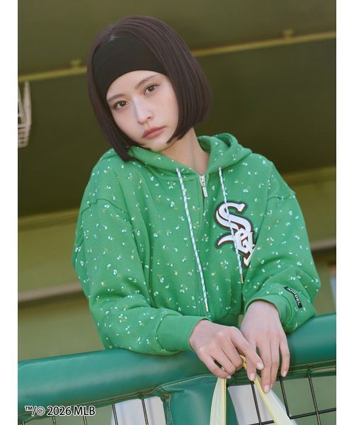 SNIDEL（スナイデル）の「【MLB】Sustainableワンポイントフーディー（パーカー・レディース・グレー/ネイビー/グリーン・F）」の3枚目の写真