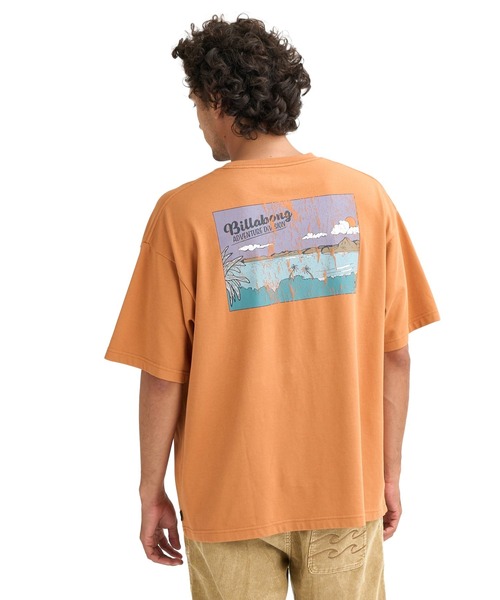 BILLABONG(ビラボン)の「BILLABONG メンズ POST CARD Tシャツ 【2026年春夏モデル】(Tシャツ/カットソー・メンズ・ホワイト/ベージュ/ラベンダー・MEDIUM/LARGE/X-LARGE)」の1枚目の写真