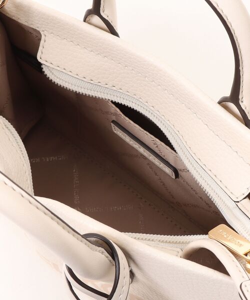 MICHAEL KORS(マイケルコース)の「MIRELLA SM EW TZ XBODY Crossbody(ショルダーバッグ・レディース・ベージュ系・FREE)」の4枚目の写真