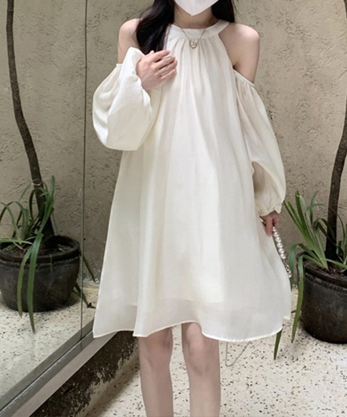 Flugge(フラッジー)の「オープンショルダーミニワンピース(ワンピース・レディース・ブラック/ホワイト・LARGE/MEDIUM)」の8枚目の写真