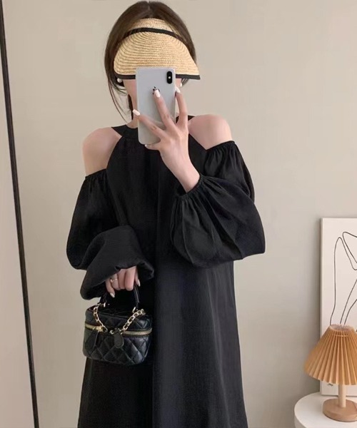 Flugge(フラッジー)の「オープンショルダーミニワンピース(ワンピース・レディース・ブラック/ホワイト・LARGE/MEDIUM)」の11枚目の写真